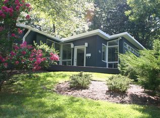 1922 Marthas Rd, Alexandria, VA 22307