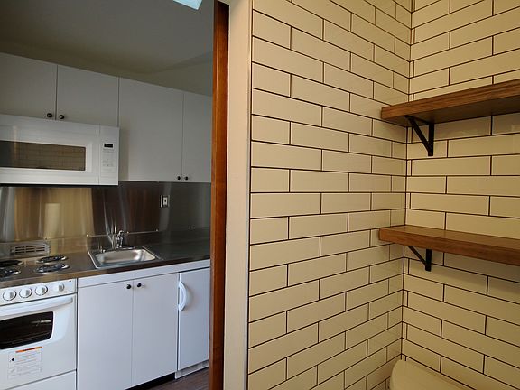 2nd image of 375 Molino Ave APT A