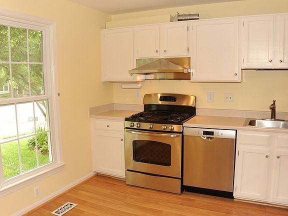 5th image of 7502 Manigold Ct