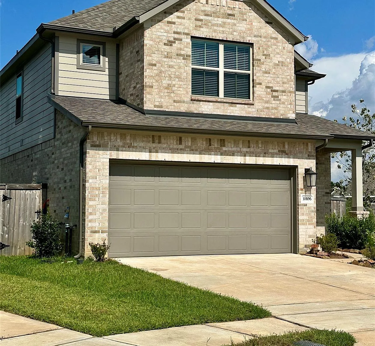 4 bed, 2.5 bath, 2452 sqft, $2,800 — Photo 2