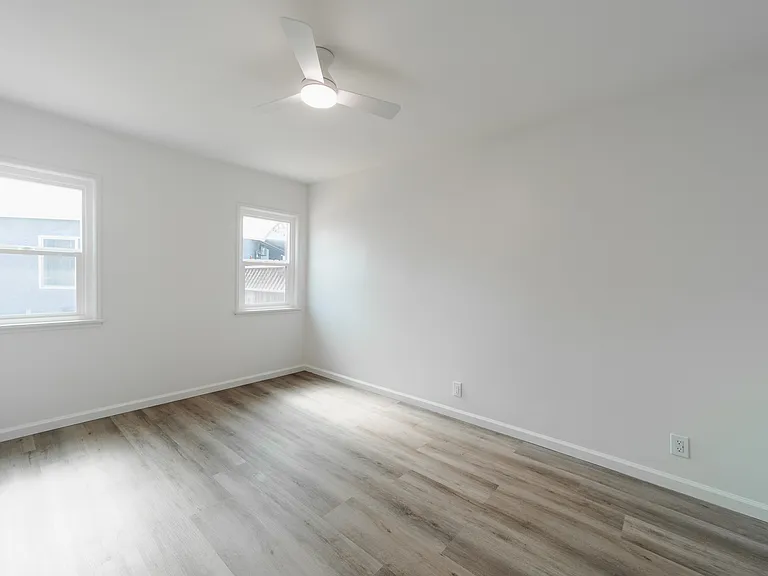 715 Acacia Ave — Photo 18