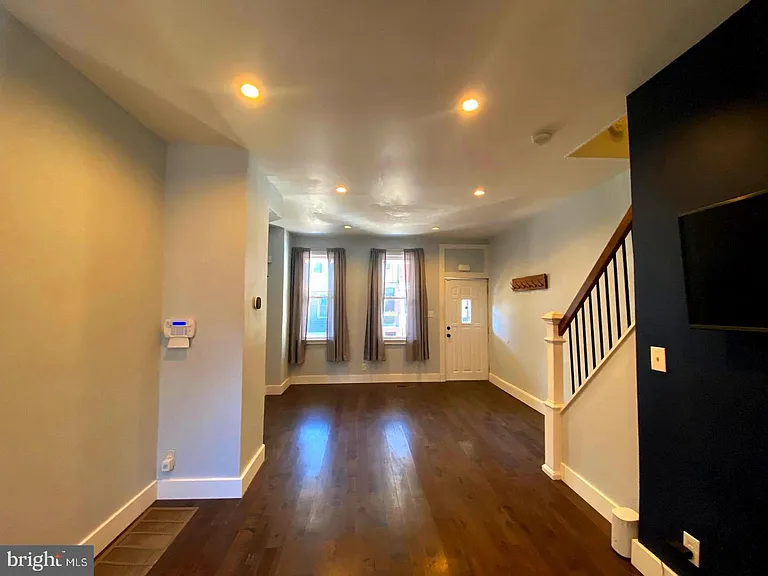 1457 N Corlies St — Photo 9