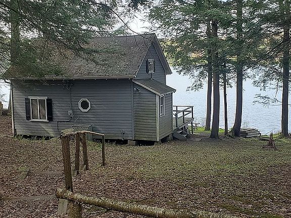 4th image of 127 Lakeside Dr