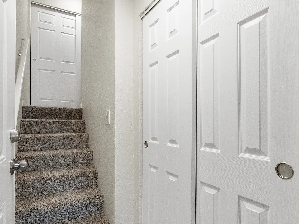 Lakeridge Apartments