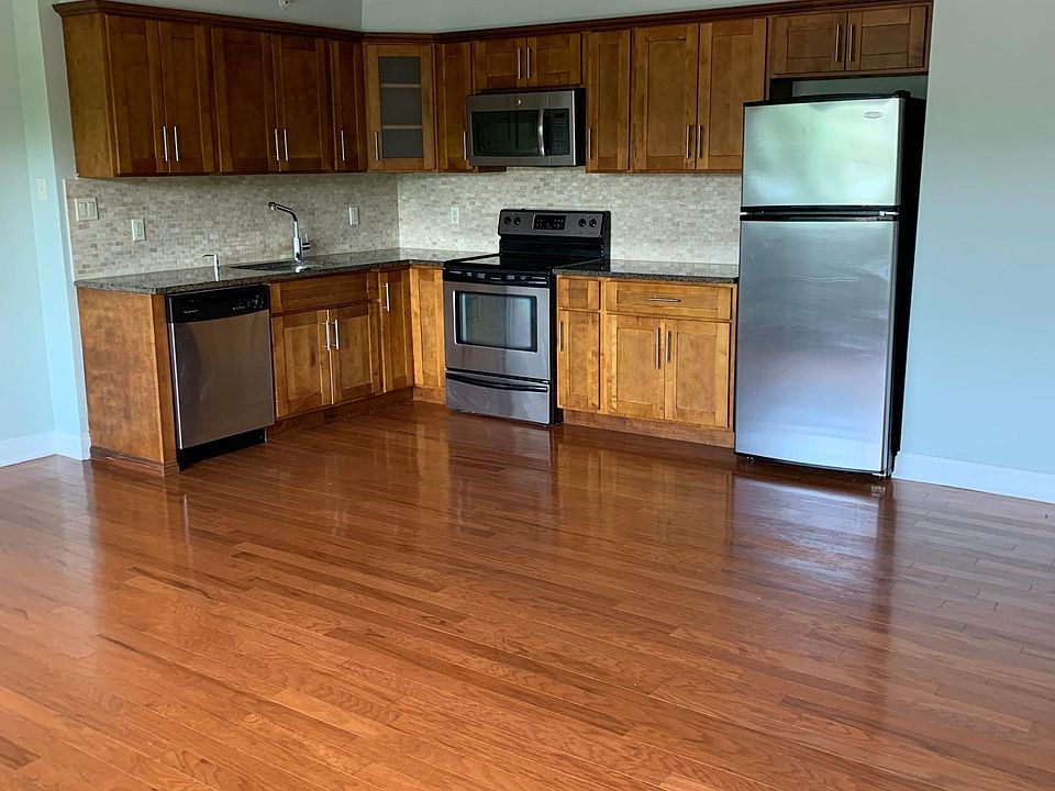 1st image of 60 Parkway Dr E #4E1