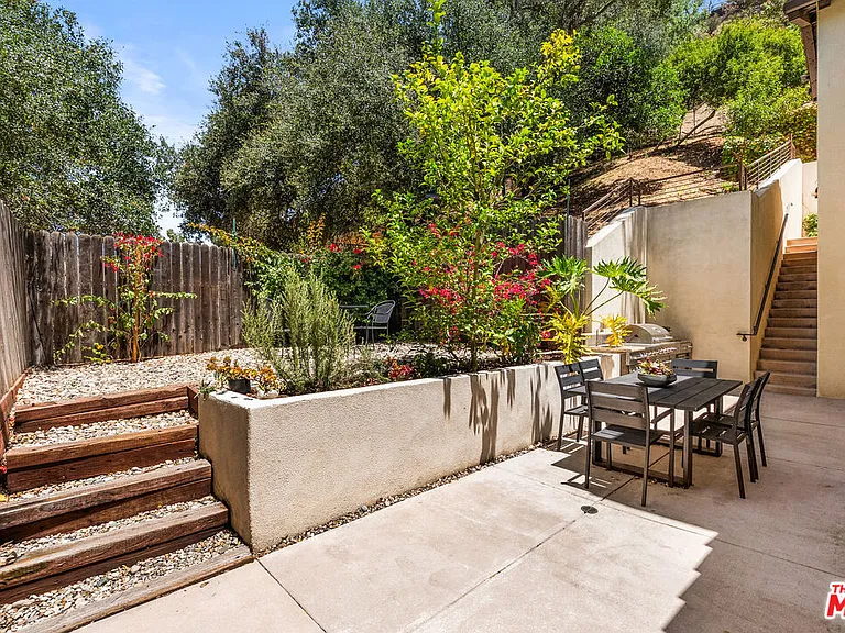 8836 Wonderland Ave — Photo 18