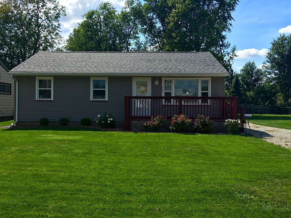 1st image of 842 Olive St