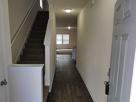 2nd image of 8279 MEADOW WALK Lane