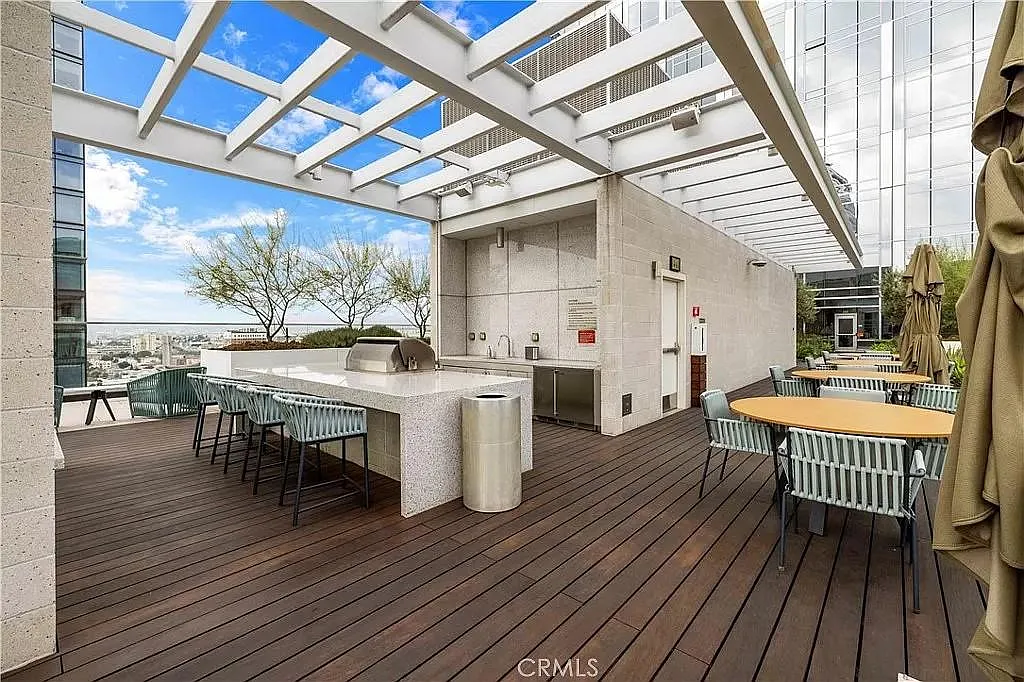 877 Francisco St — Photo 2