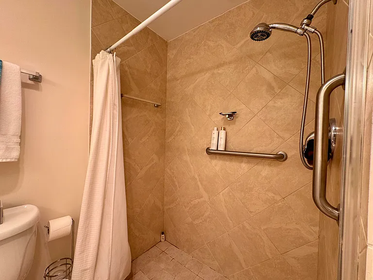 1252 Club Dr W #D — Photo 12