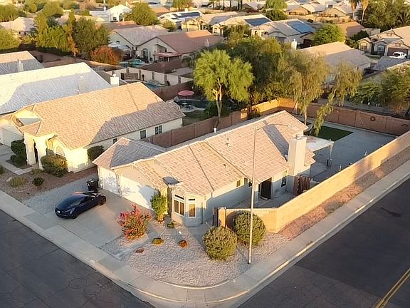 3rd image of 2801 E Rockwood Dr