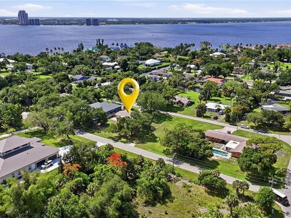 55 Aqua LN, NORTH FORT MYERS, FL 33903