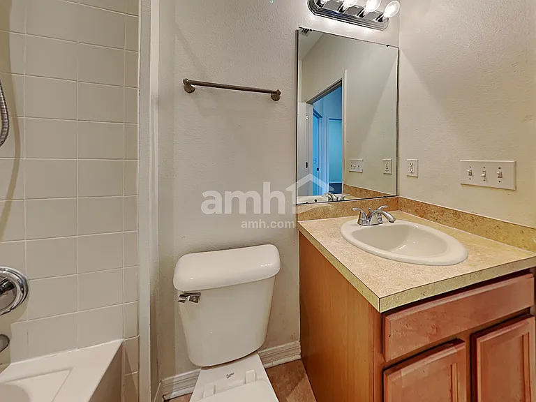 8638 Sandy Plains Dr — Photo 12