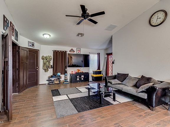 3rd image of 493 E Penny Ln
