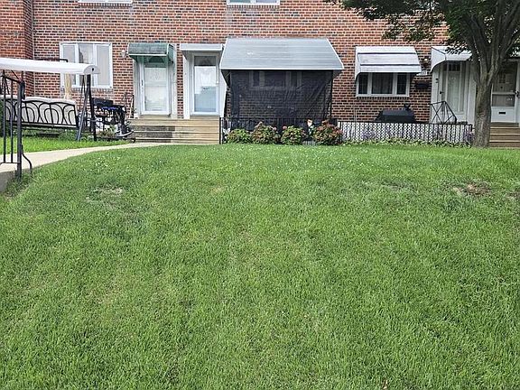 2nd image of 2931 Benner St