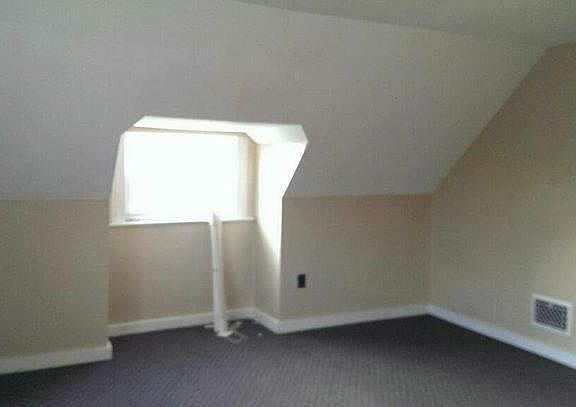 5th image of 1003 Tuscarawas Ave NW