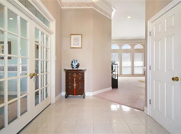 2nd image of 3736 Lake Timberlane Dr