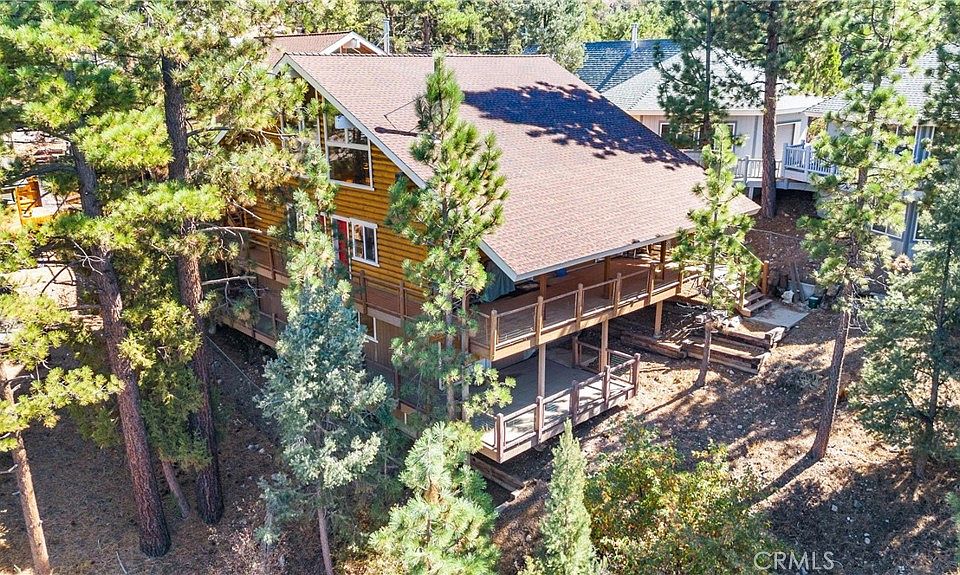 1st image of 305 Lookout Dr