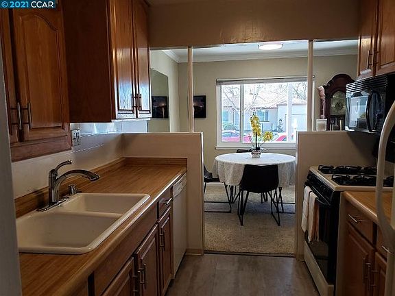 5th image of 718 Beechwood Ave
