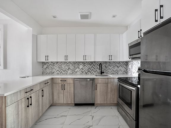 4th image of 228 7th Ave APT 4R