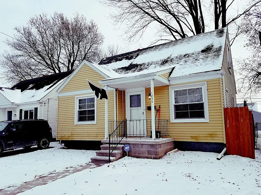 1832 Garfield St photo 1