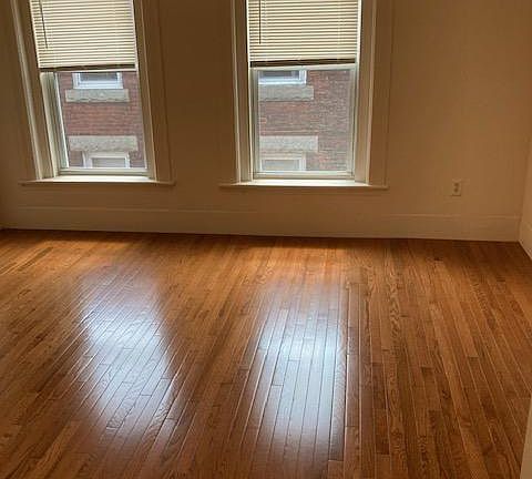 Middle bedroom