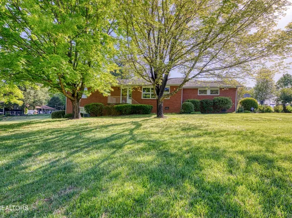 612 NW Rockingham Dr, Knoxville, TN 37909