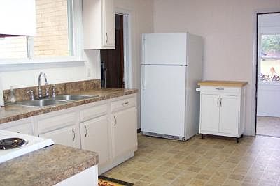 3rd image of 710 N Kanawha St
