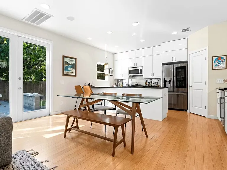 1608 Haskell St #B — Photo 5