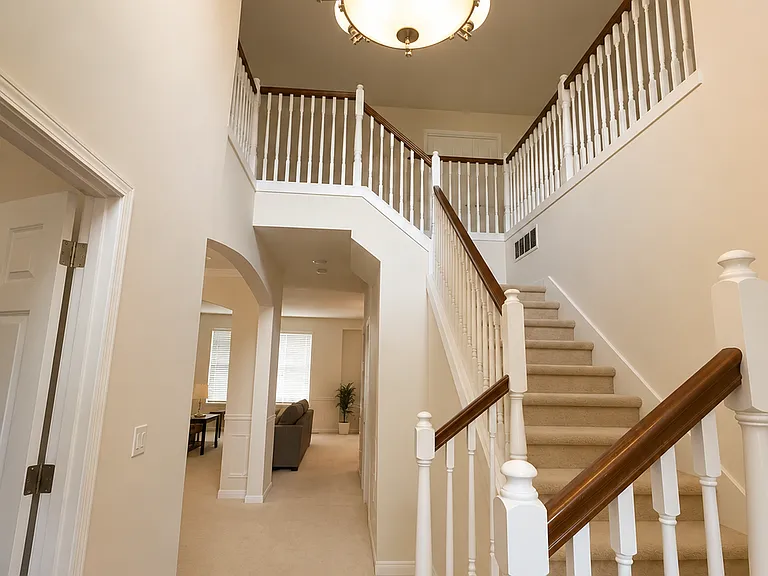 4003 NE 9th Pl — Photo 2