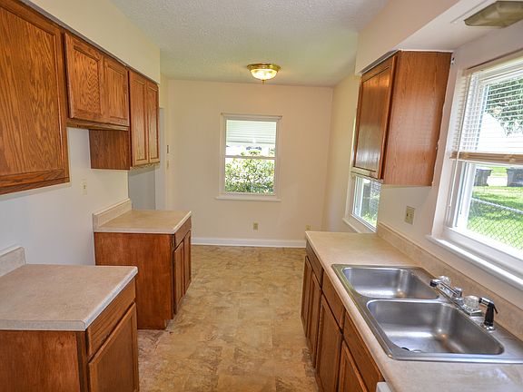 5th image of 2710 7th St