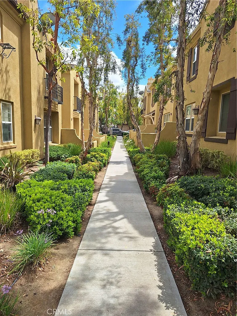 3 bed, 2.5 bath, 1508 sqft, $2,850 — Photo 3