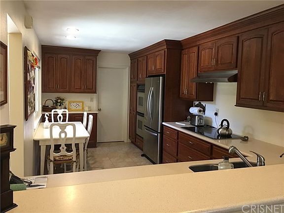 3rd image of 32064 Waterside Ln