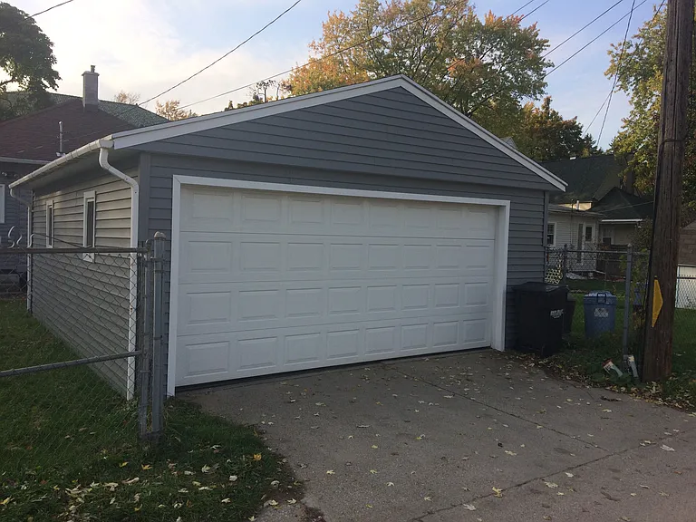 1050 Van Buren Ave NW — Photo 4