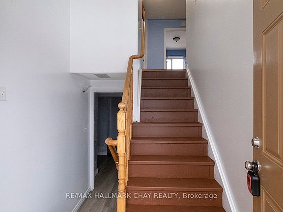 5th image of 139 Wawinet St