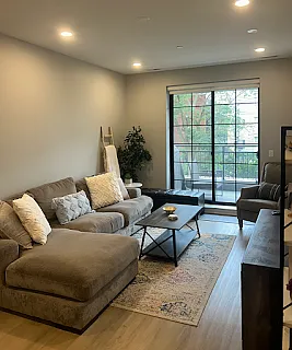 Photo 2 of 14 - 3118 N Greenview Ave #202 - Chicago, IL Building Photo - 3118 N Greenview Ave #202