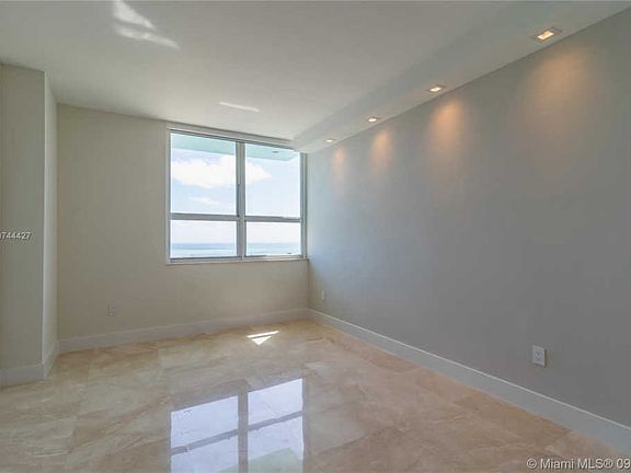 4th image of 650 West Ave APT 3104
