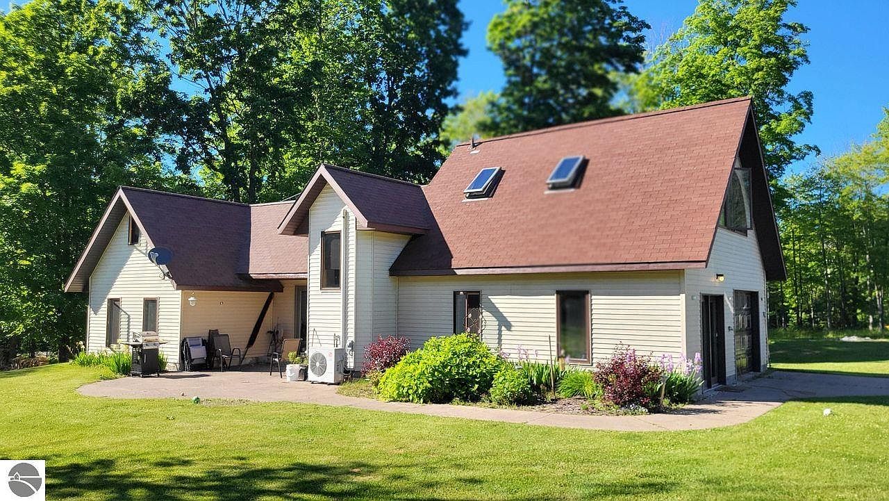 181320 2nd Sand Beach Rd, Lanse, MI 49946 Zillow