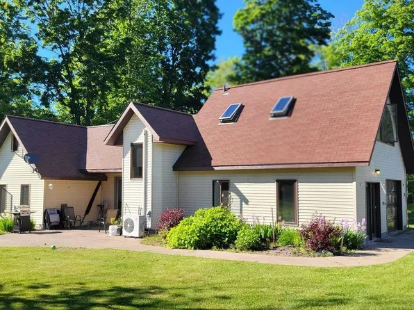 181320 N 2nd Sand Beach Rd, Lanse, MI 49946