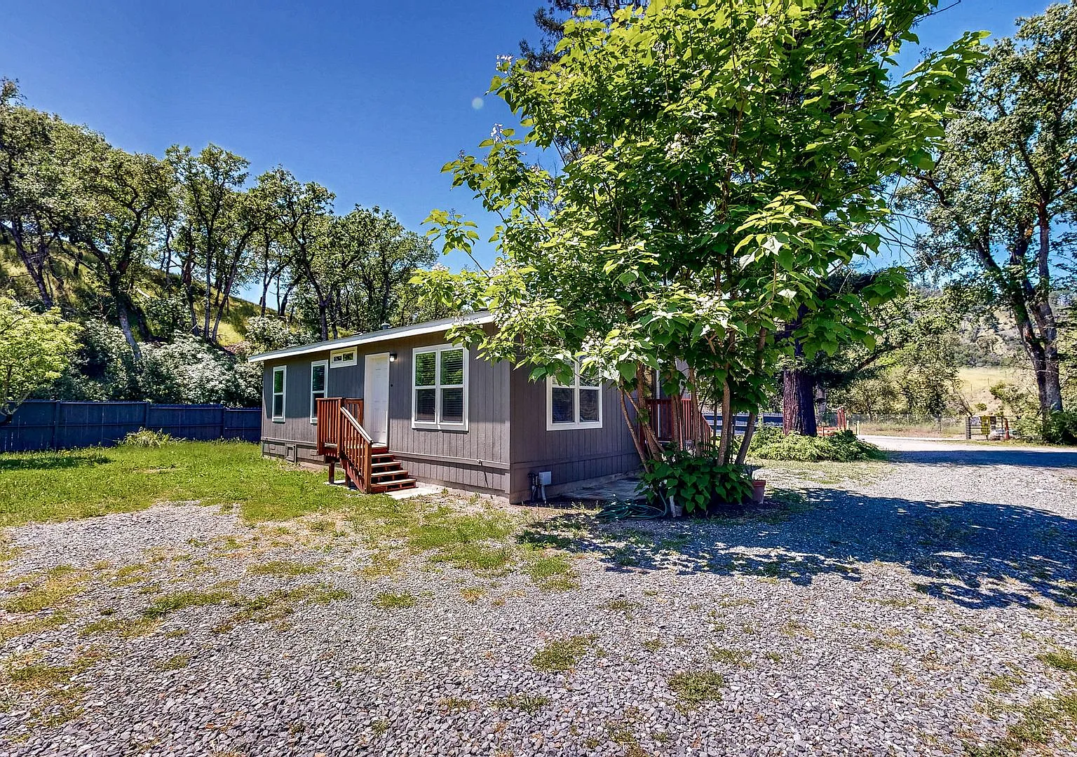 Charming Calistoga Retreat 1 Bed 2 Bath with Office and Large Outdoor Space — Photo 1