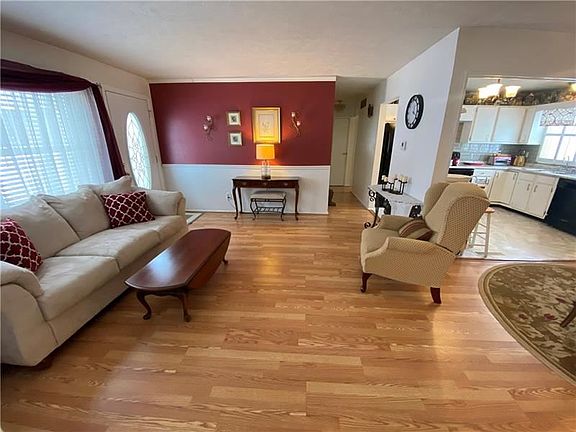 4th image of 1116 N Buhl Farm Dr