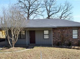 1906 N 29th St, Van Buren, AR 72956