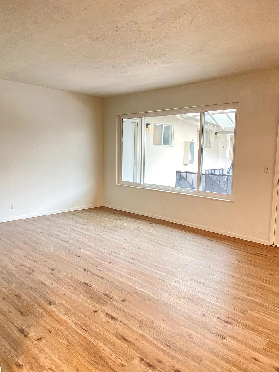 Building Photo - 275 Poplar Ave #6