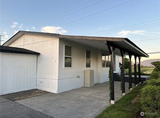 7343 Hannegan Rd TRAILER 11, Lynden, WA 98264