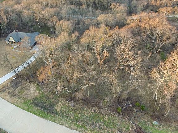 5th image of 2066 Parkview Dr