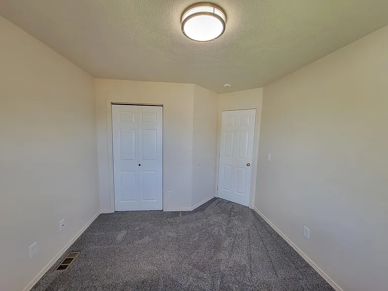 1635 E Wabash Ave — Photo 11