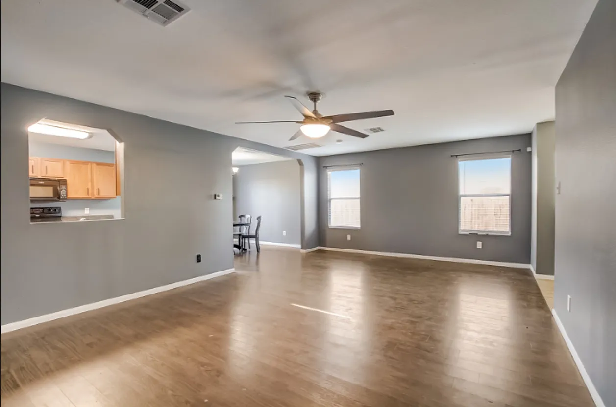 707 Perseus Dr — Photo 2