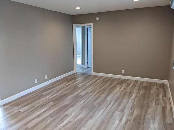 Living room photo #2
