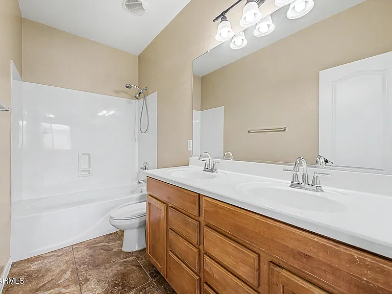 15155 N 145th Ave — Photo 22