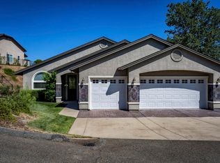467 River Park Dr, Redding, CA 96003